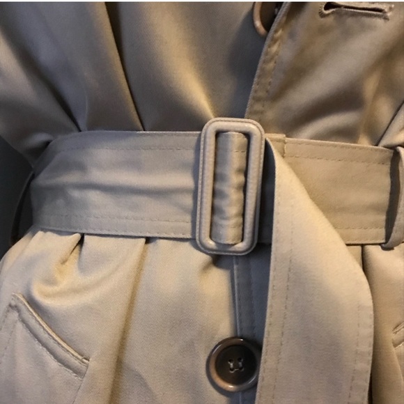 Pierre Cardin trench coat! Plaid interior. - Picture 5 of 14